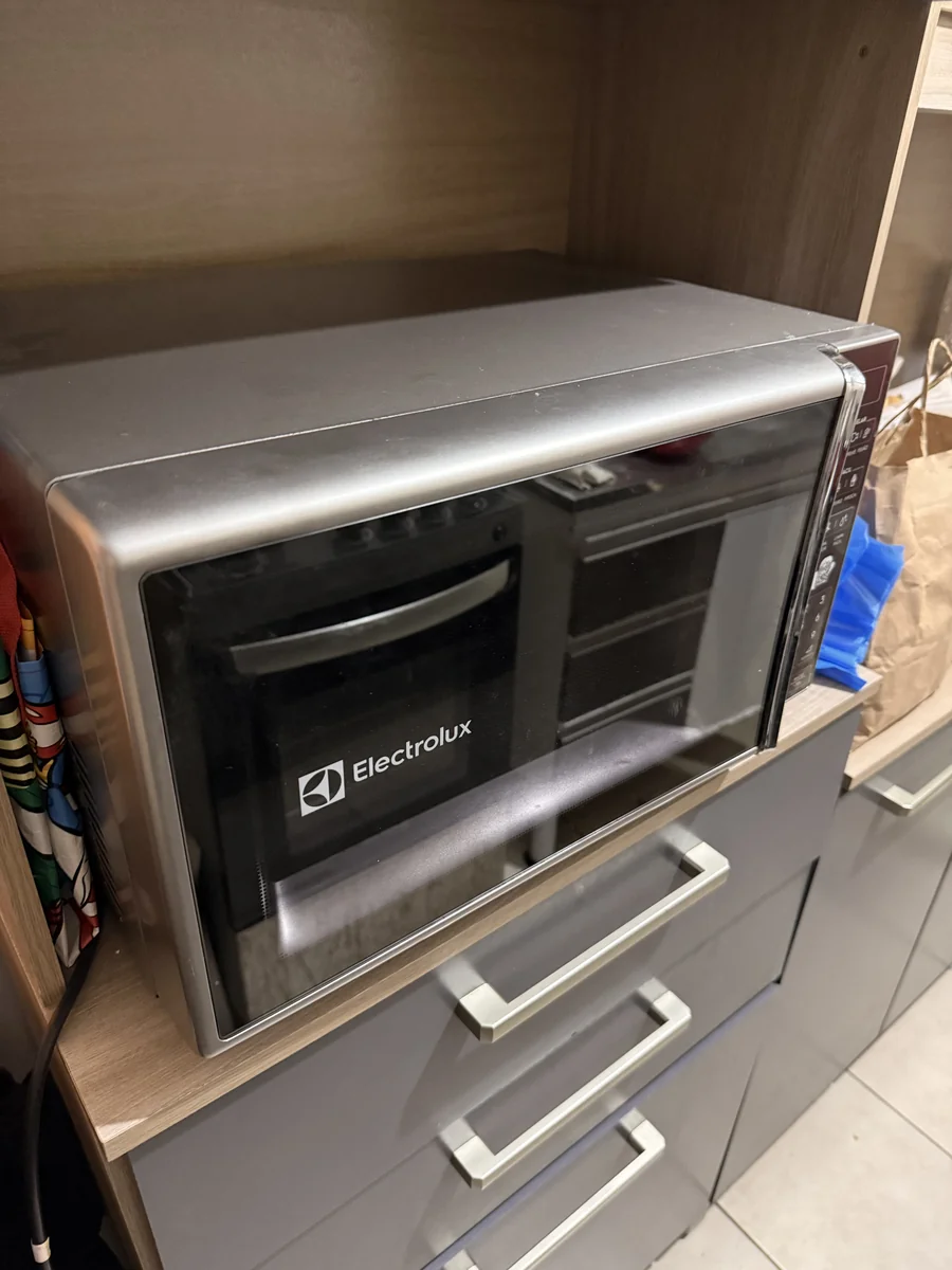 Microondas inox 27 litros 1100W